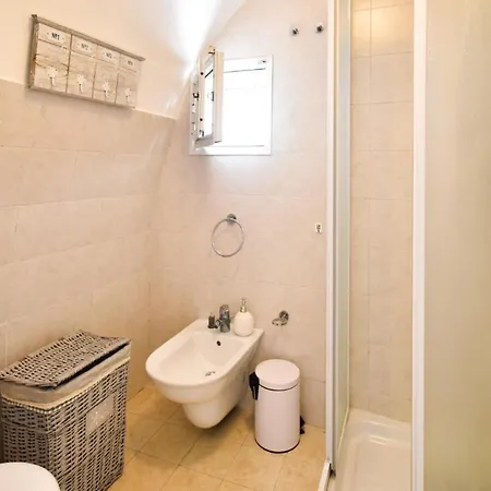 La Casetta Di Nonna Luccia By Rentbeat Apartment *